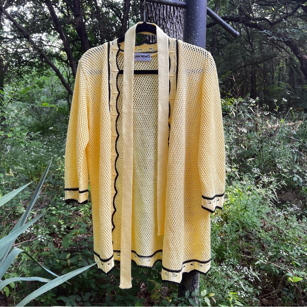 SAN REMO MADE IN USA by LAURA KNITS Vtg Knitted Belted Cardigan